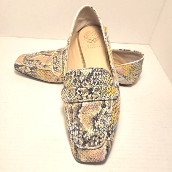 NWOT VINCE CAMUTO VC Landerla Snake Loafers - Picture 6 of 15